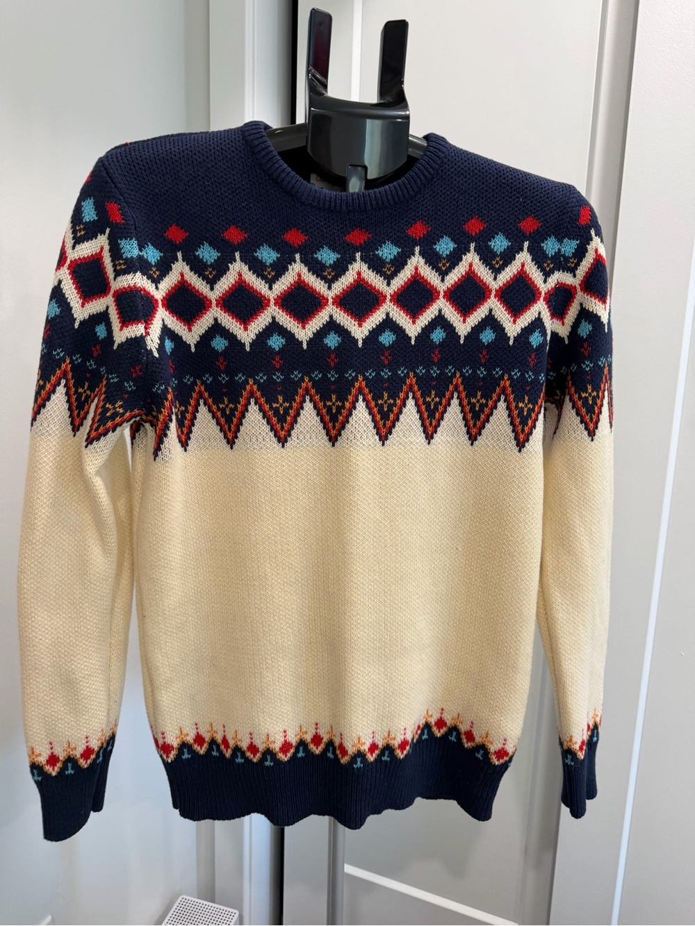 Woms Crewneck Fair Isle Sweater - Navy & Cream